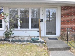 226 Blackpool Ct UNIT B, Ridge, NY 11961