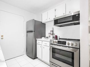 6 Village Green Ln APT 17, Natick, MA 01760