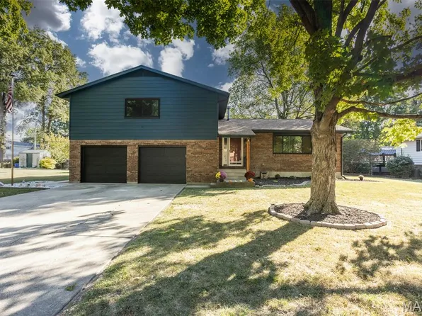 612 N 1st St, Mascoutah, IL 62258