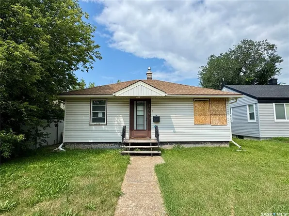 4006 4th AVENUE, Regina, SK S4R 0V9