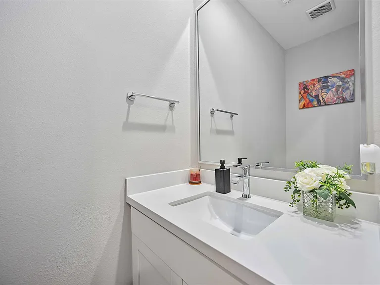 5821 Kansas St — Photo 28