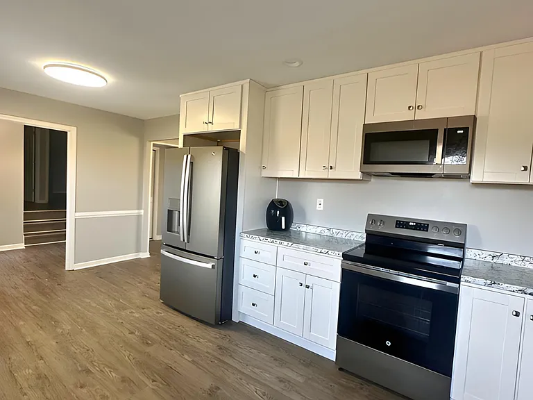 8510 Michael Edward Dr — Photo 4
