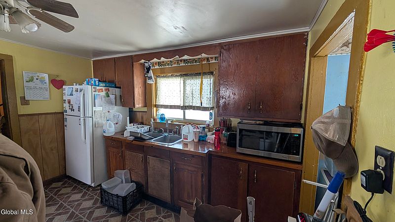 4th image of 44 North Street