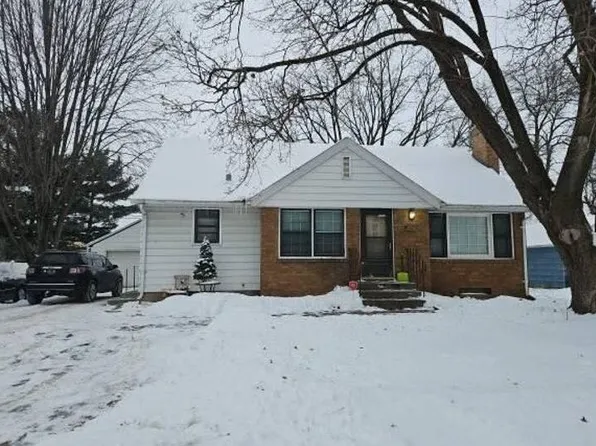 1821 Hamline Ave N, Falcon Heights, MN 55113