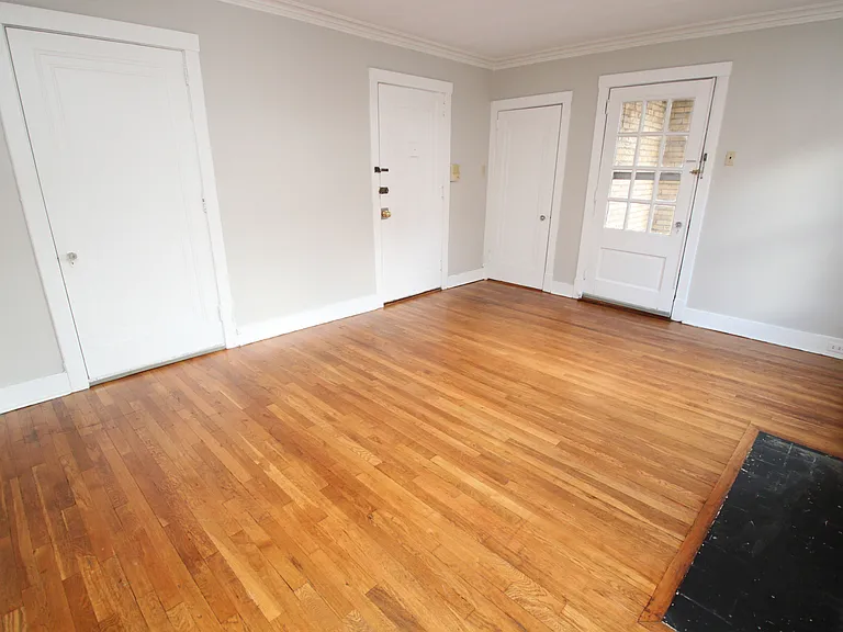 5625 Hobart St — Photo 5