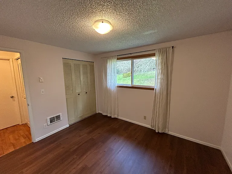 1665 Lorane Hwy — Photo 18
