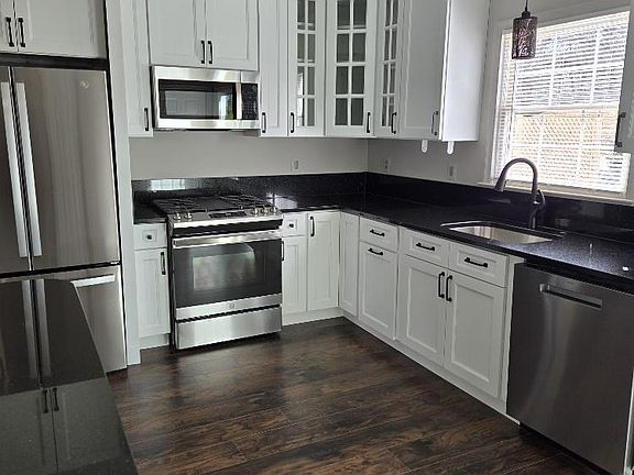 4th image of 308 Braemar Pl