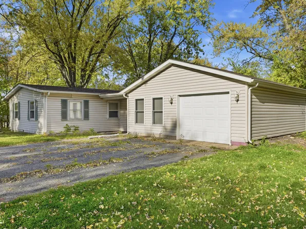 319 Michigami Trl, Porter, IN 46304