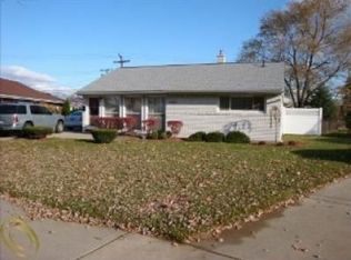 18639 Matthews St, Riverview, MI 48193