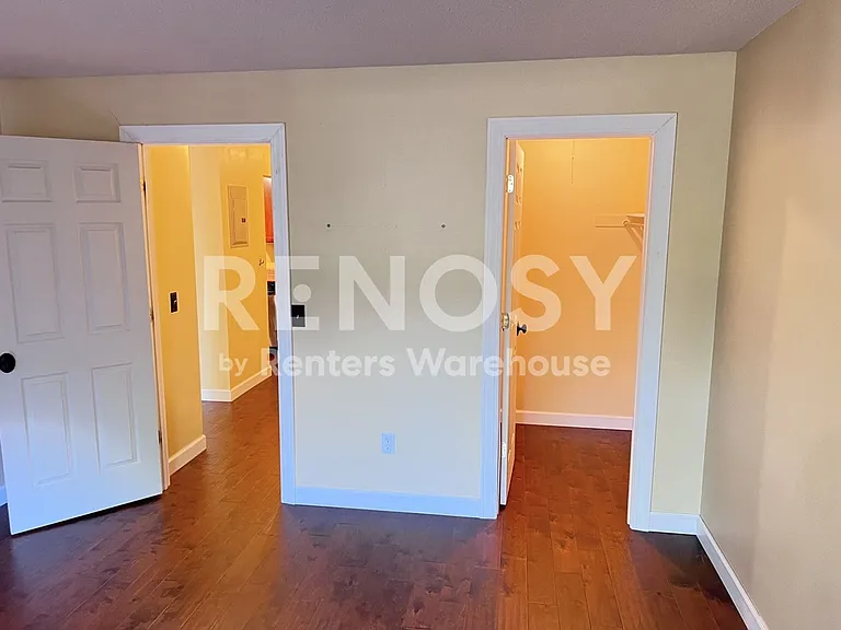 1304 W Medicine Lake Dr #118 — Photo 15