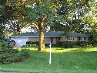 1st image of 1065 Clossey Dr