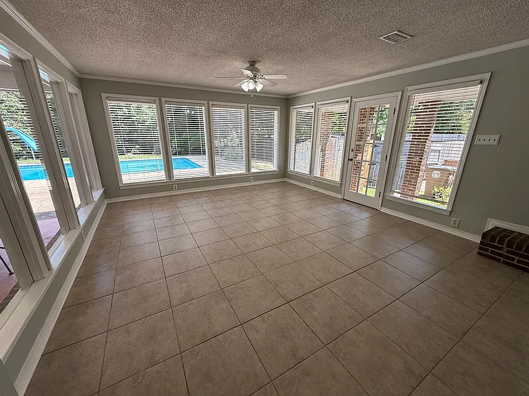 3512 Shadowwood Ct — Photo 3