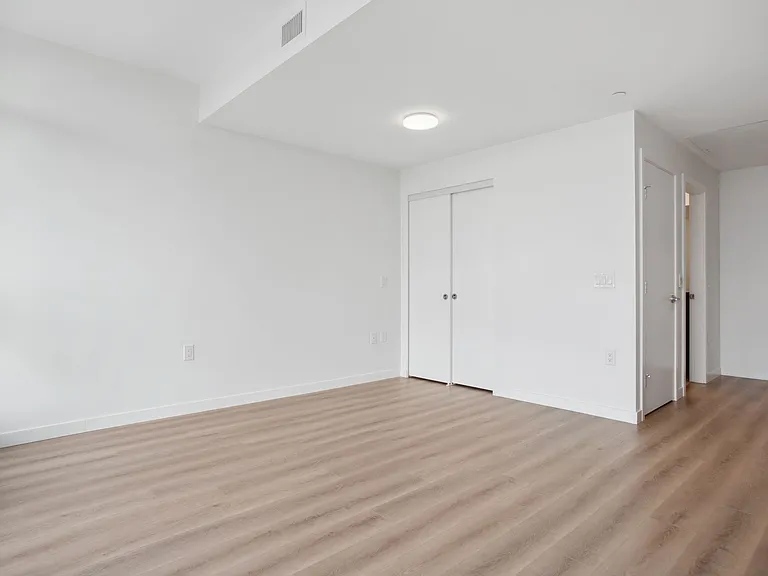 150 Braid St — Photo 32