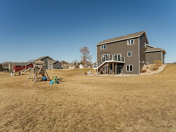 4th image of 330 5th St SE