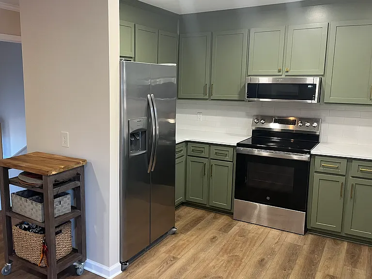 8 Laconia Dr — Photo 3