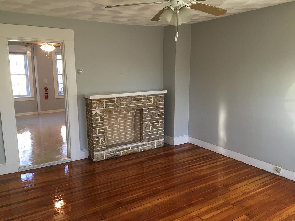 9 Taylor Dr Rumford RI Zillow