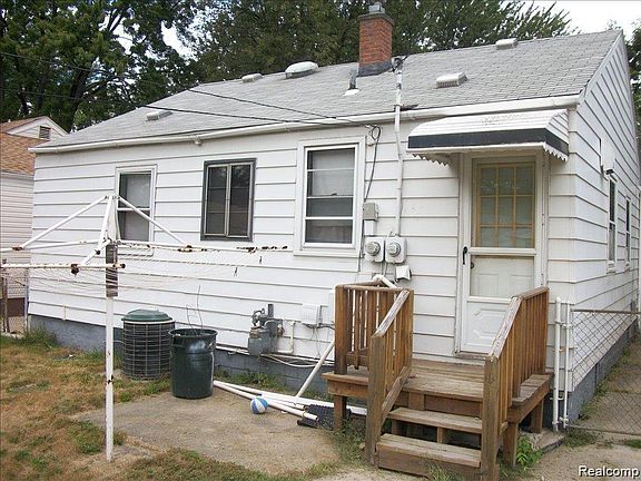 2nd image of 24359 Hopkins St