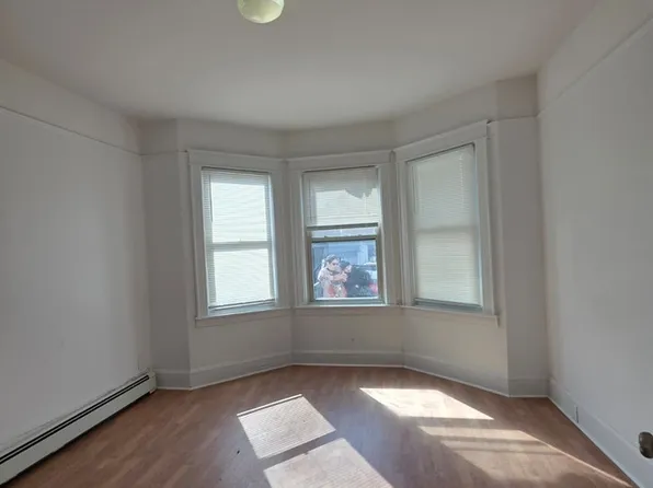 622 Agar St APT 1, Yonkers, NY 10701