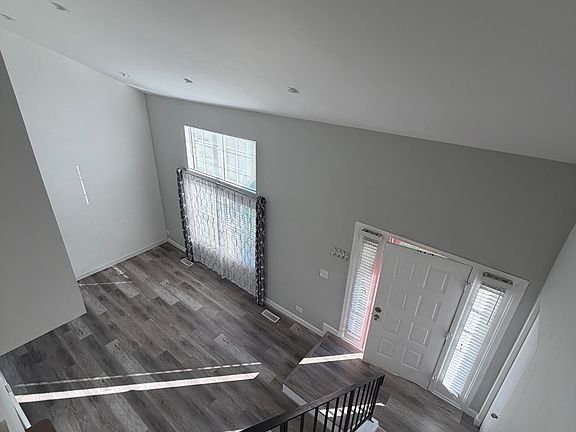 4th image of 371 Wisteria Dr
