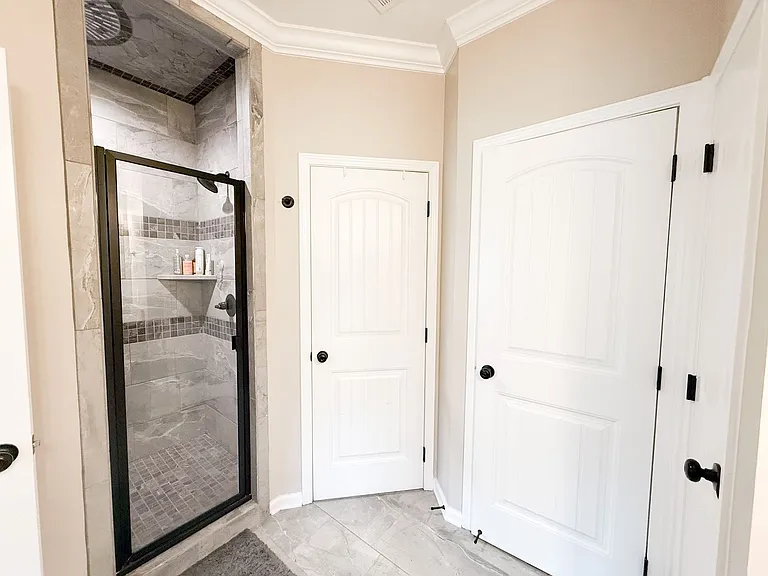 1727 Oak Forest Dr — Photo 10