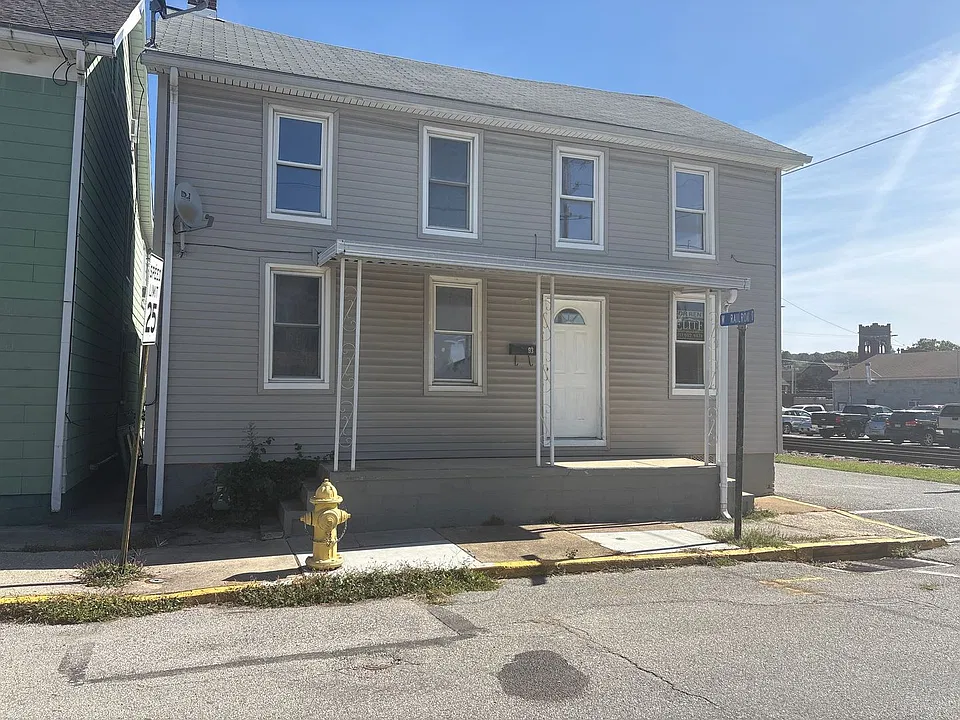 93 S Water St