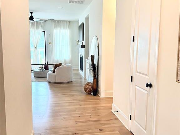 4th image of 229 Mooney Rd