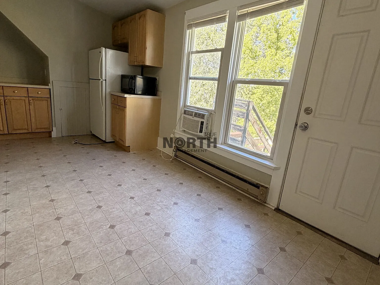 Studio, $950 — Photo 4