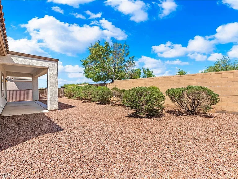 2250 Sandstone Cliffs Dr — Photo 26