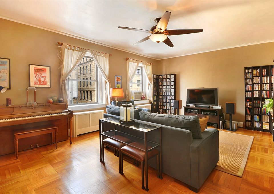 2nd image of 854 W 181st St APT 4B