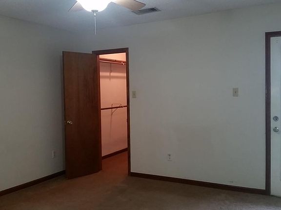 WALK IN CLOSET IN MASTER BR