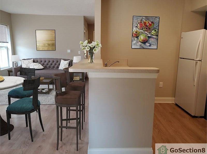 1st image of 550 Sommer Way