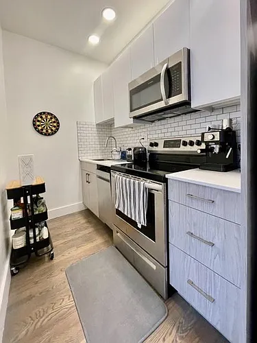 55 Queensberry St #9 Photo 1