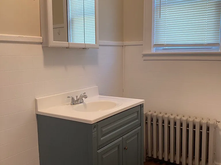 38 Groton Ave #1W — Photo 6