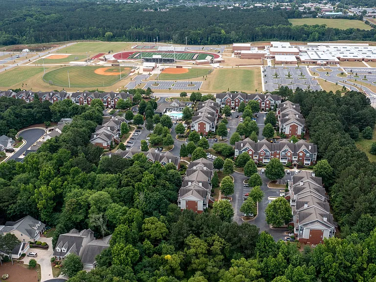 Discover the unrivaled beauty of our vibrant apartment community!