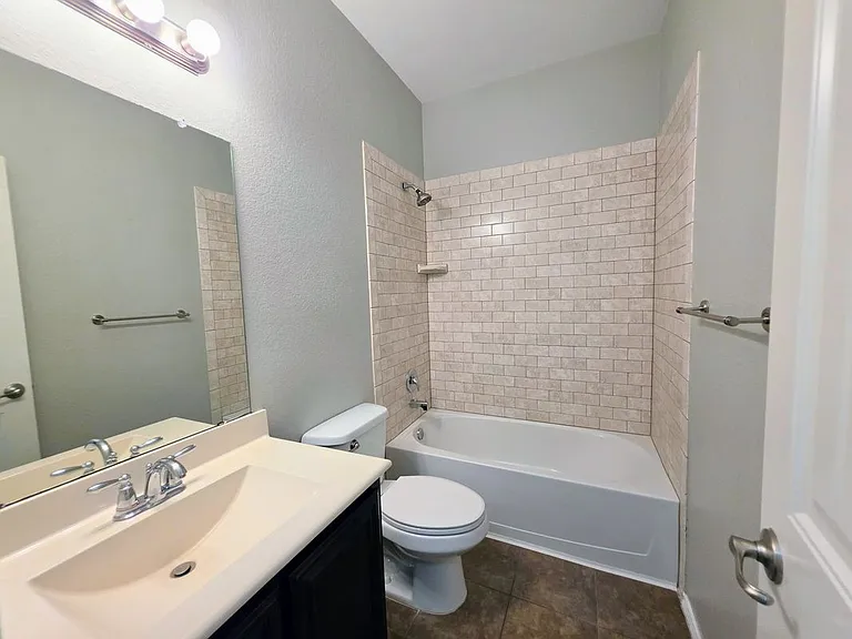 1809 Rodeo Dr — Photo 7