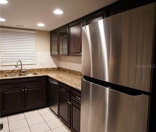 3rd image of 1034 Park Dr