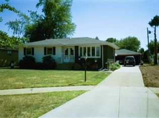 22 Carnation Dr, Dyer, IN 46311