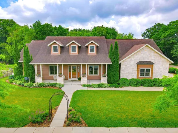 401 Highland Road, Cambridge, WI 53523