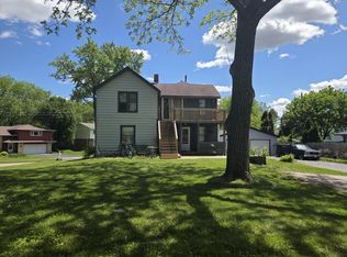 945 & 947 W South St, Woodstock, IL