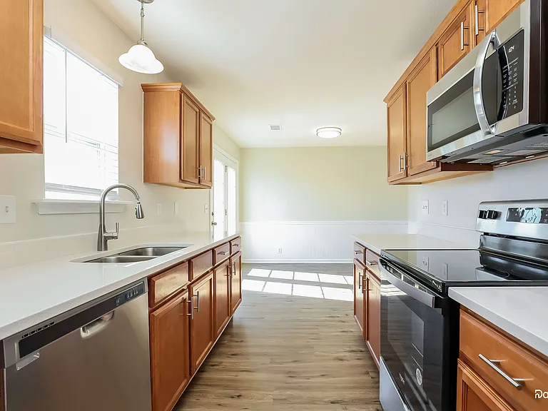 1133 Geneil Ln — Photo 3