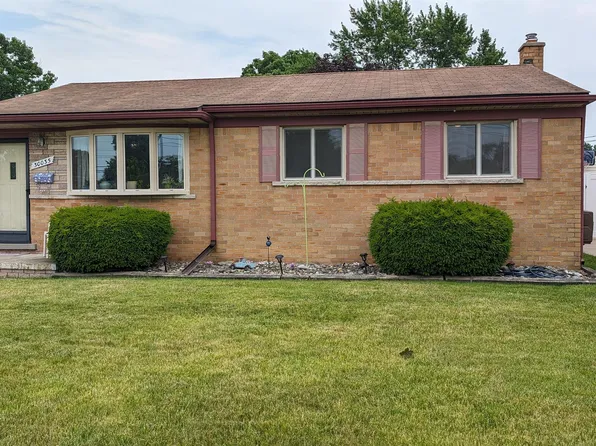 30035 Maplewood St, Garden City, MI 48135