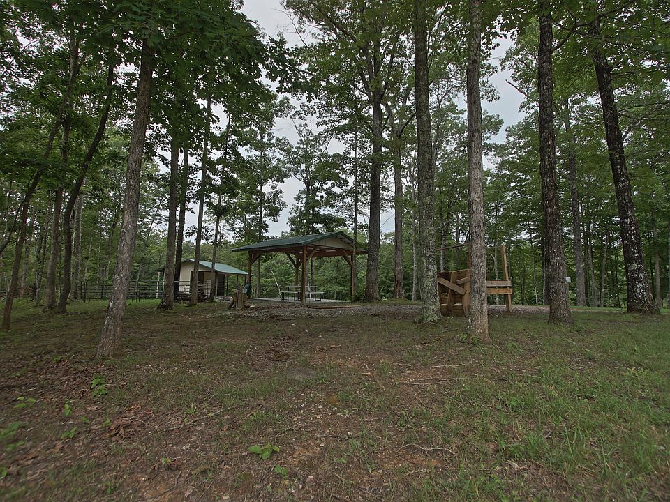 1st image of 324 Red Oak Dr