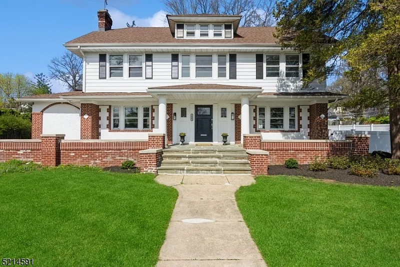 131 Gregory Ave photo 1