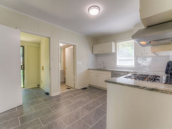 5th image of 3624 Marion Ave