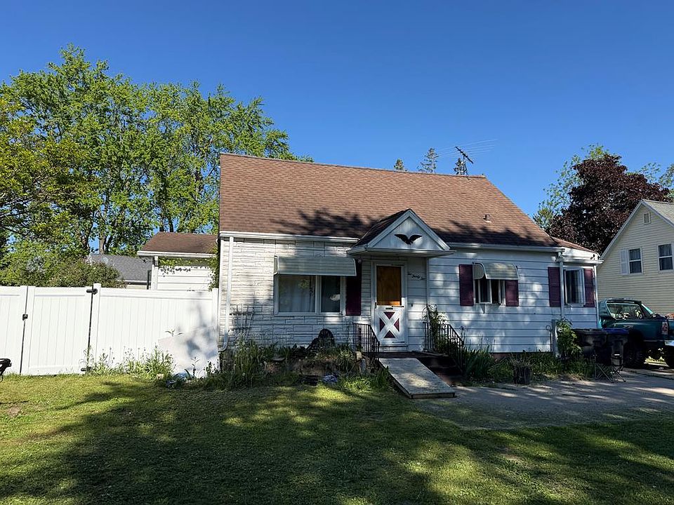 1st image of 232 Gaede Ave