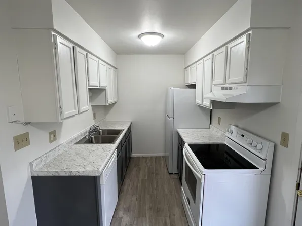 2302 E Glendale Blvd #2, Valparaiso, IN 46383