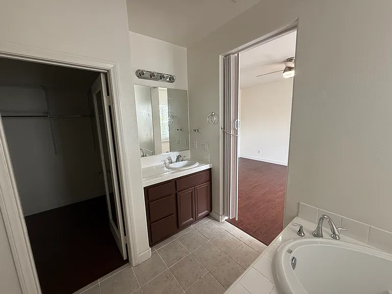 181 Martindale Way — Photo 4