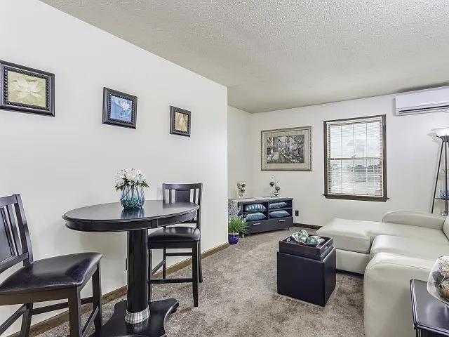 Westgate Apartments — Photo 27
