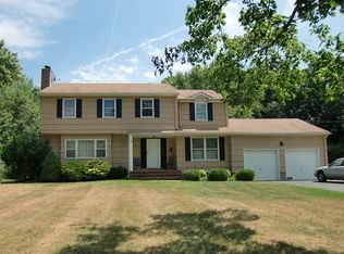 19 Coventry Dr, Freehold, NJ