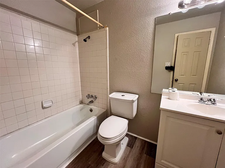 10661 Braes Bend Dr — Photo 16